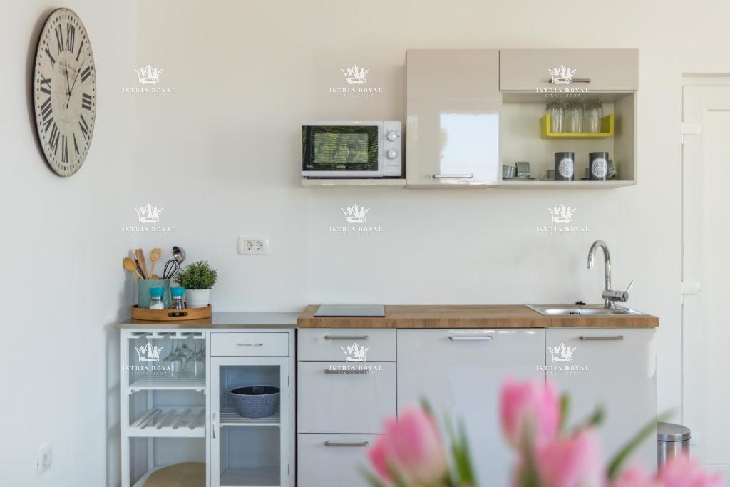 Villa in vendita a Medulin con 6 appartamenti – Nuova costruzione con piscina e vicinanza alla spiaggia, ideale per investimento, Pola, Istria.