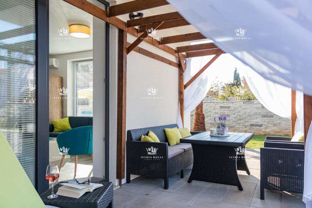 Villa in vendita a Medulin con 6 appartamenti – Nuova costruzione con piscina e vicinanza alla spiaggia, ideale per investimento, Pola, Istria.