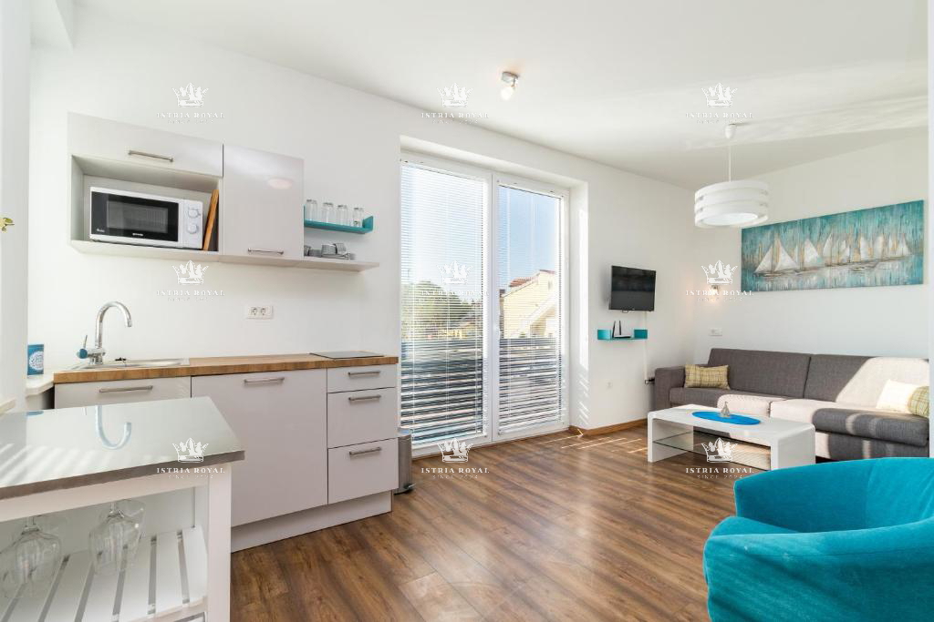 Villa in vendita a Medulin con 6 appartamenti – Nuova costruzione con piscina e vicinanza alla spiaggia, ideale per investimento, Pola, Istria.