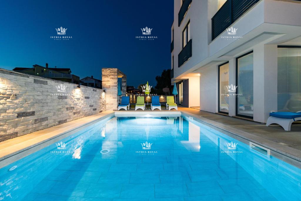 Villa in vendita a Medulin con 6 appartamenti – Nuova costruzione con piscina e vicinanza alla spiaggia, ideale per investimento, Pola, Istria.