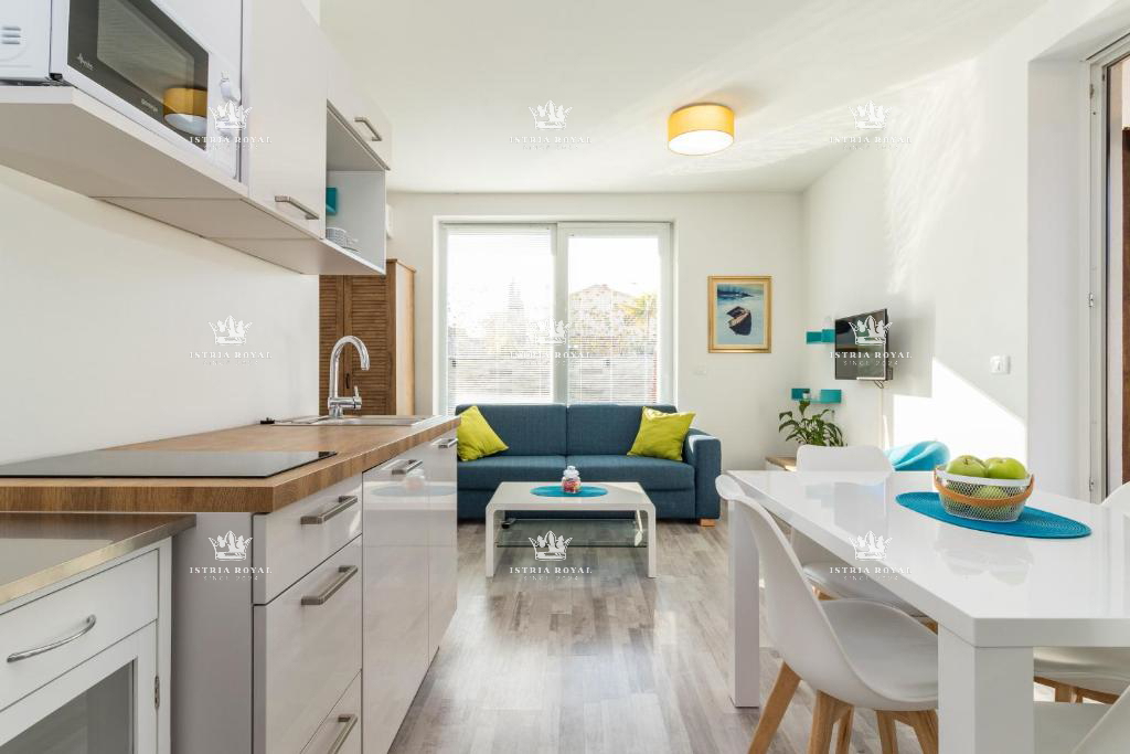 Villa in vendita a Medulin con 6 appartamenti – Nuova costruzione con piscina e vicinanza alla spiaggia, ideale per investimento, Pola, Istria.