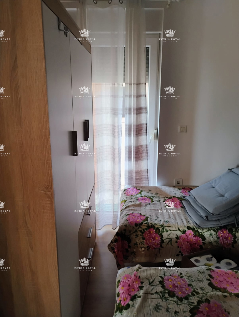 Si vende unità abitativa – Piano terra con cortile, ripostiglio e proprietà esclusiva, Istria, Pola, Ližnjan.