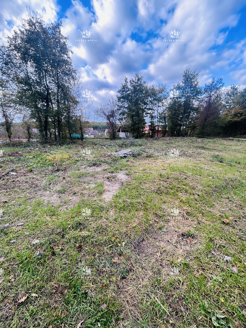 Istria, Karojba – Terreno edificabile di 1450 m² con progetto e permesso di costruire