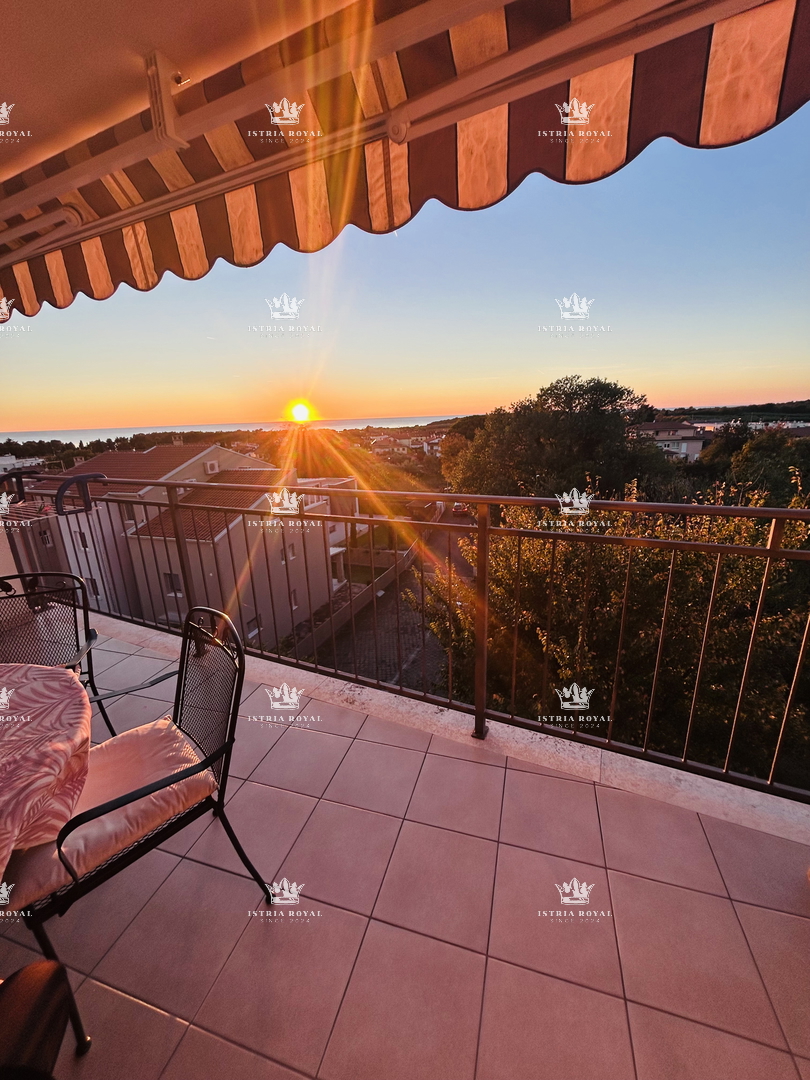 Attico di lusso a Novigrad – 102 m² + terrazza con vista mare, 2 posti auto