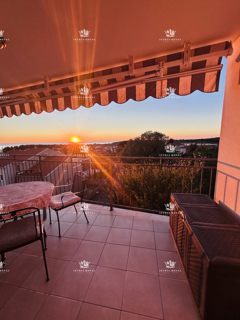 Attico di lusso a Novigrad – 102 m² + terrazza con vista mare, 2 posti auto