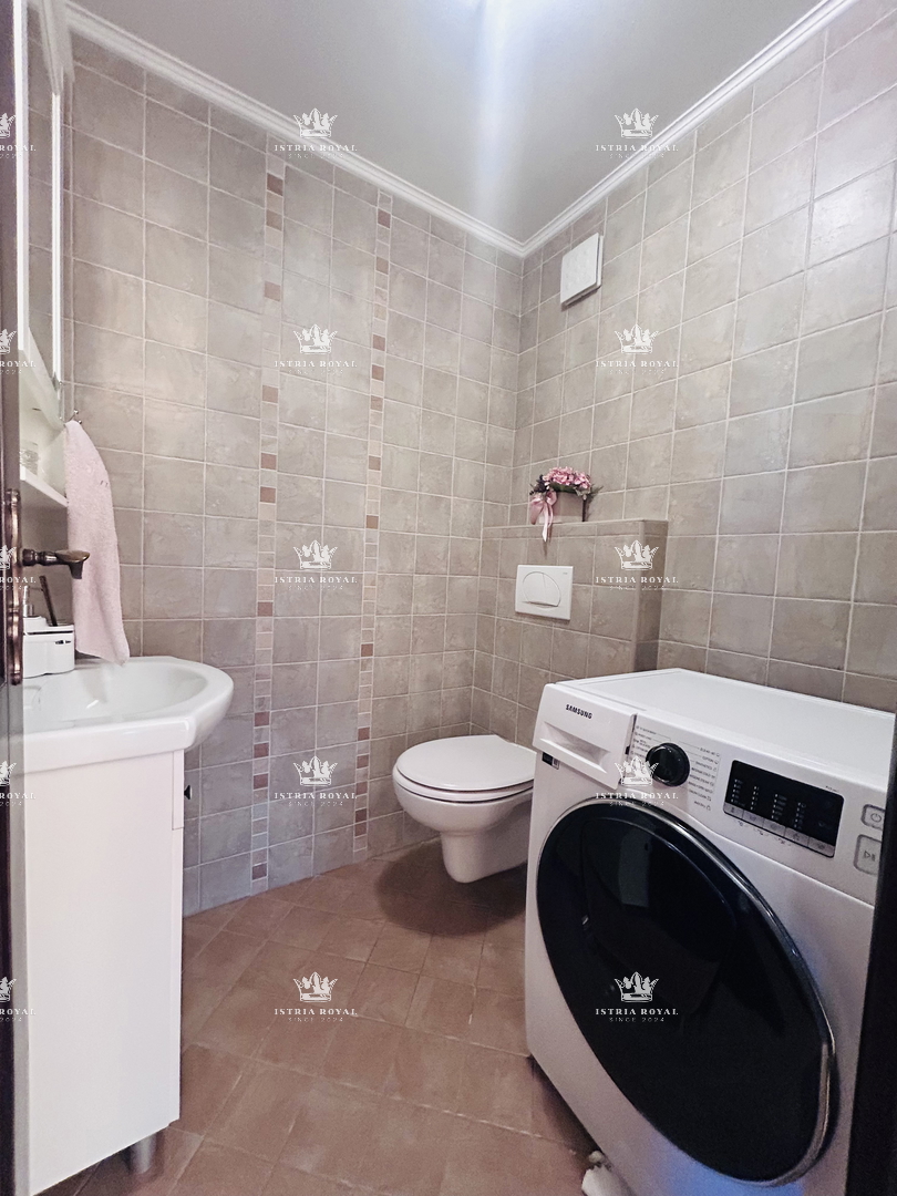 Attico di lusso a Novigrad – 102 m² + terrazza con vista mare, 2 posti auto