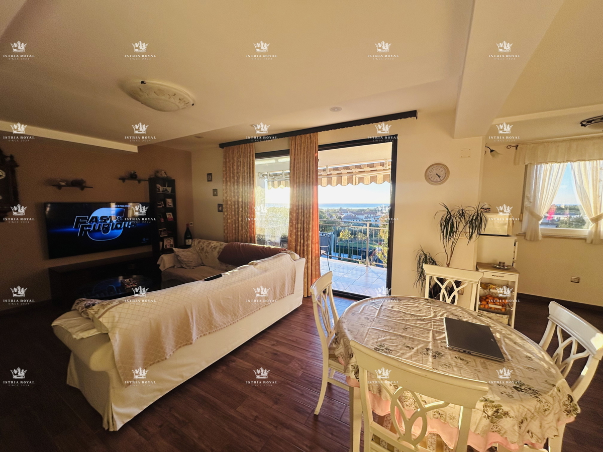 Attico di lusso a Novigrad – 102 m² + terrazza con vista mare, 2 posti auto