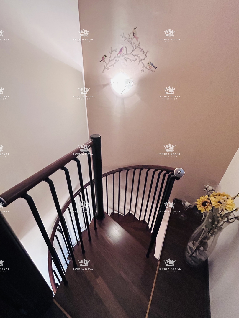 Attico di lusso a Novigrad – 102 m² + terrazza con vista mare, 2 posti auto