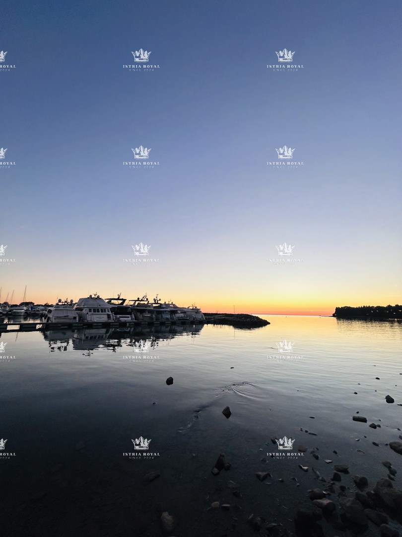 Attico di lusso a Novigrad – 102 m² + terrazza con vista mare, 2 posti auto