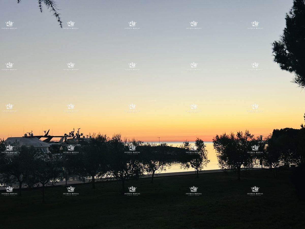 Attico di lusso a Novigrad – 102 m² + terrazza con vista mare, 2 posti auto