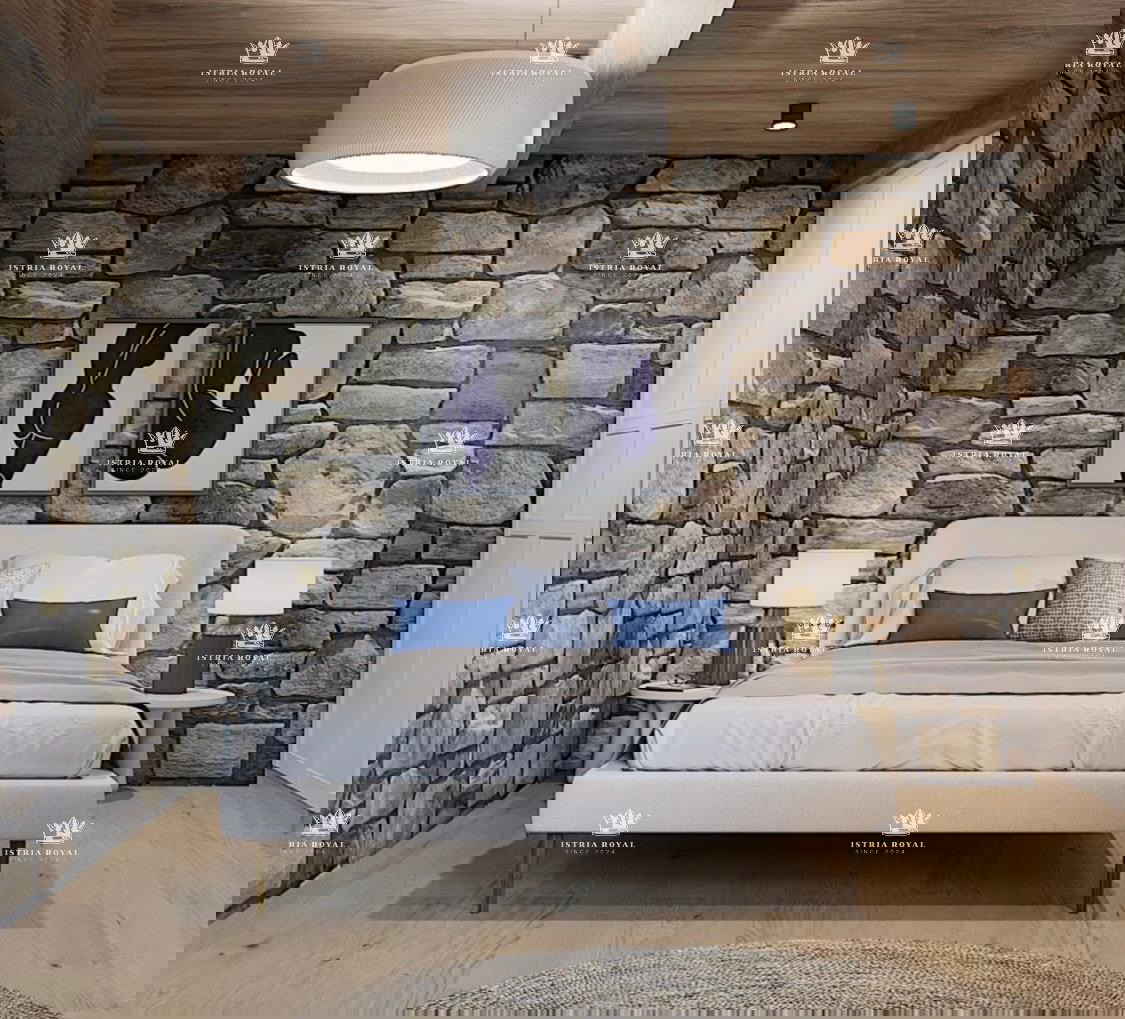 Istra, Kastelir, Rojci, casa antica istriana ristrutturata di 183 m2 con piscina, terreno di 153 m2, vista mare, cantina per vino, sauna