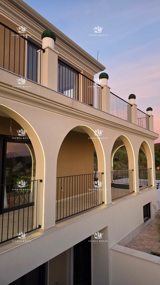 Istra, Buje, casa di lusso 384m2, vista mare e uliveto, lussuosa, sauna, cantina vini, parcheggio, 3 camere da letto + soggiorno doppio