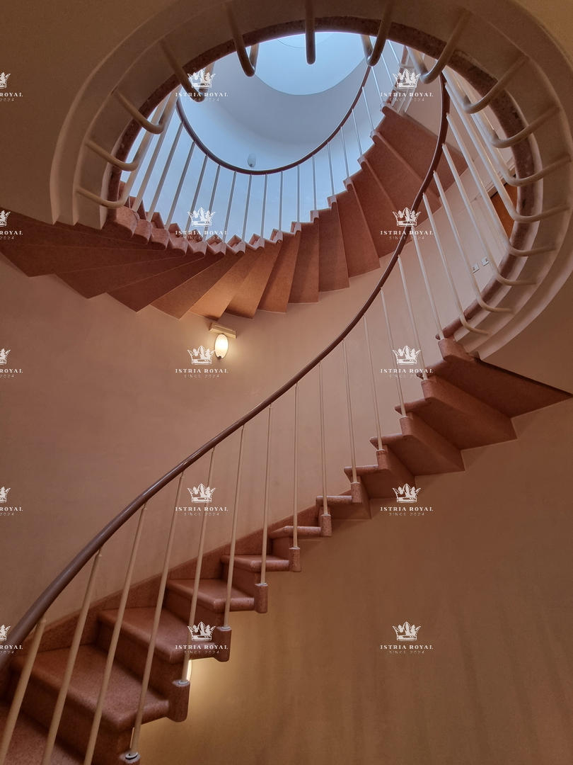 Istria, Umago, vendita appartamento con vista mare a Zambratija – 77 m², garage, 2 camere da letto + soggiorno doppio, vicinanza alla spiaggia!