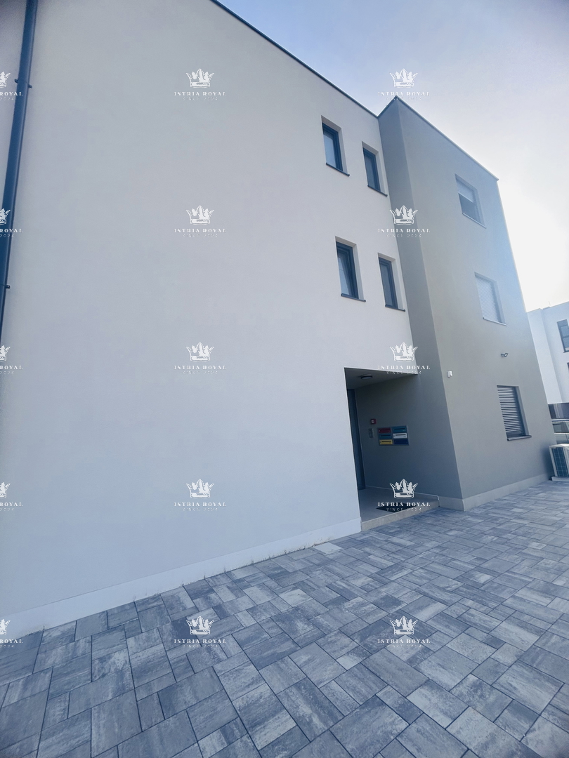 Appartamento con vista mare nei dintorni di Umago – 66,84 m², 2 camere da letto + soggiorno, posto auto, terrazza, Istria.