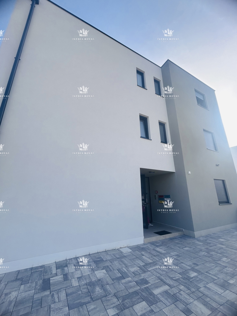 Appartamento con vista mare nei dintorni di Umago – 66,84 m², 2 camere da letto + soggiorno, posto auto, terrazza, Istria.