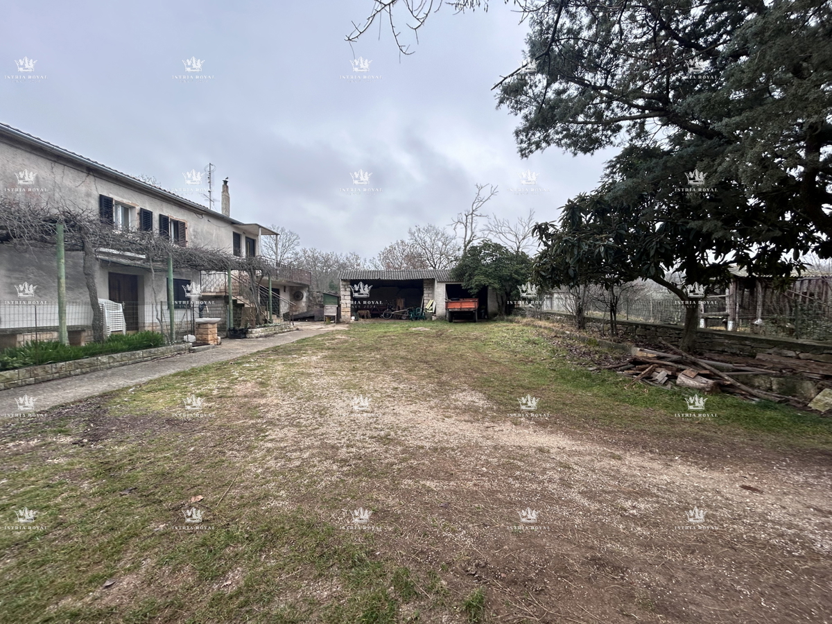 Istria, Plovanija, 4 case a schiera, terreno di 755 m2, da ristrutturare, in vendita