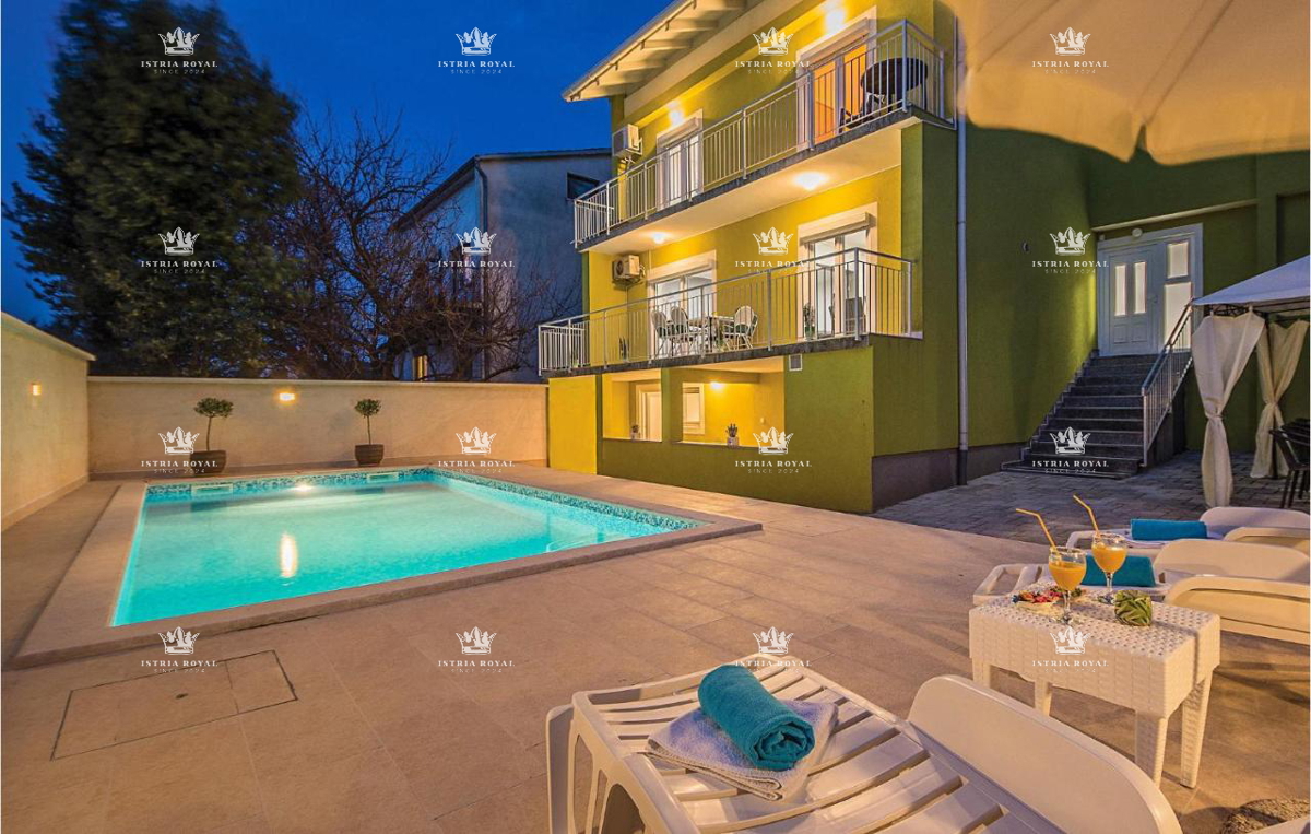 In vendita – Casa familiare con piscina a Pola, Valdebek – 220 m² di superficie abitabile + 400 m² di giardino!