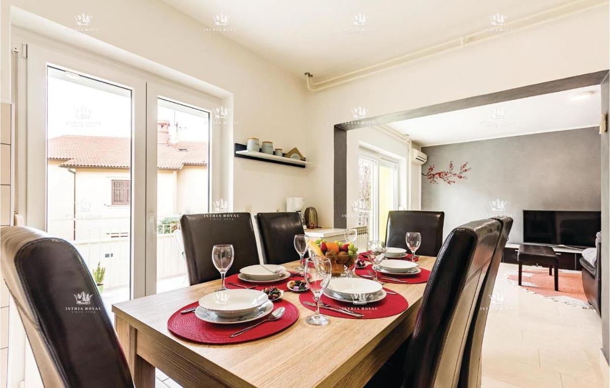 In vendita – Casa familiare con piscina a Pola, Valdebek – 220 m² di superficie abitabile + 400 m² di giardino!