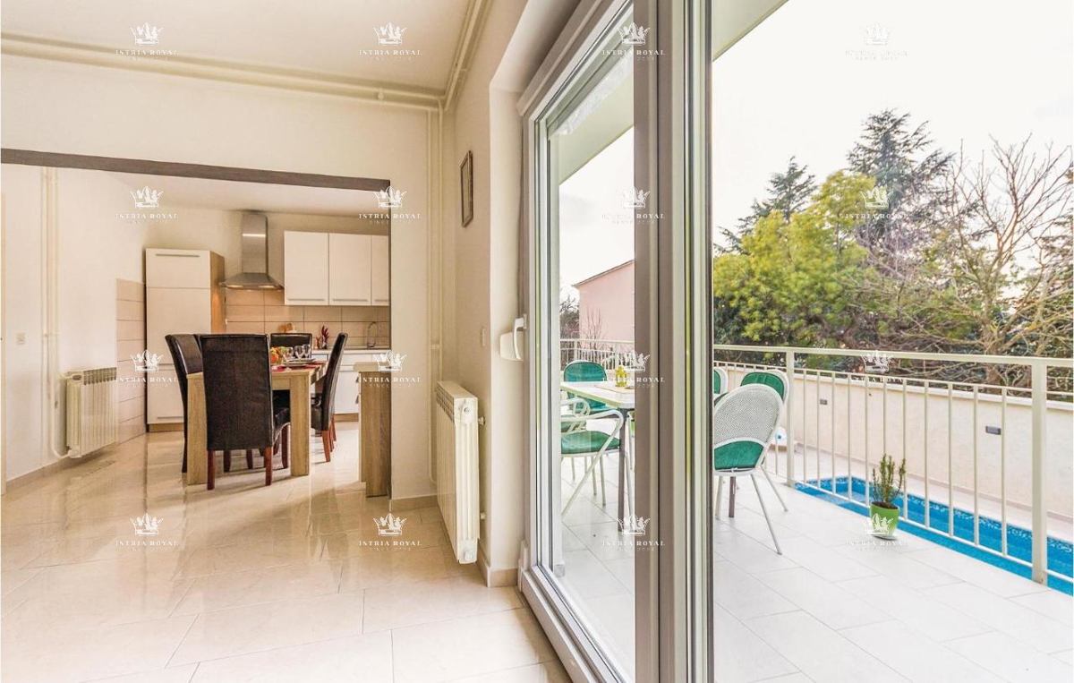 In vendita – Casa familiare con piscina a Pola, Valdebek – 220 m² di superficie abitabile + 400 m² di giardino!