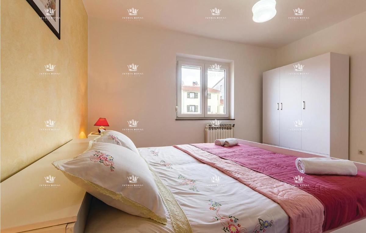 In vendita – Casa familiare con piscina a Pola, Valdebek – 220 m² di superficie abitabile + 400 m² di giardino!