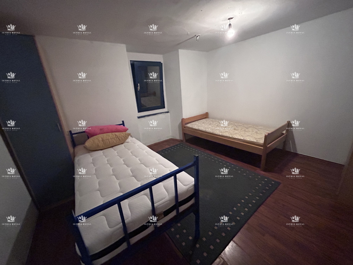 Istria, Buie, due appartamenti, 50 m2 + 100 m2, 4 camere da letto, due soggiorni