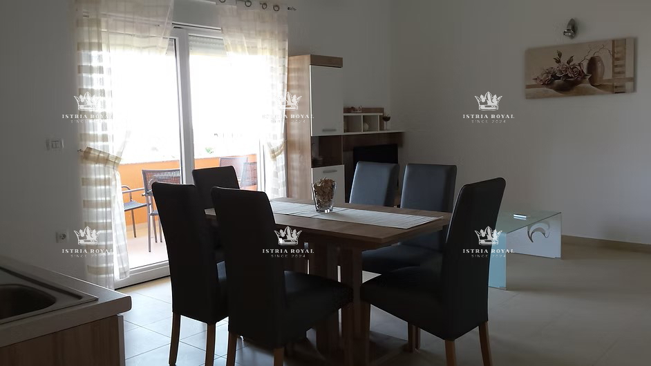 VENDESI UNITA' ABITATIVA – PRIMO PIANO, 68,39 m² + CORTILE, ISTRIA, POLA, LIŽNJAN.