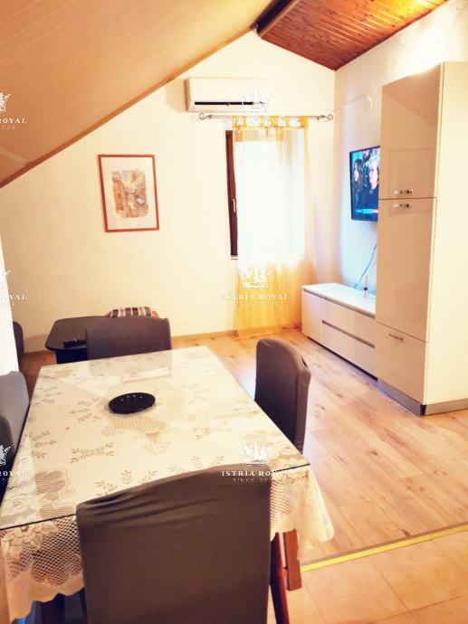 Istra, Pula, DUE APPARTAMENTI, posizione attraente, 122m2, 3 camere da letto + soggiorno doppio