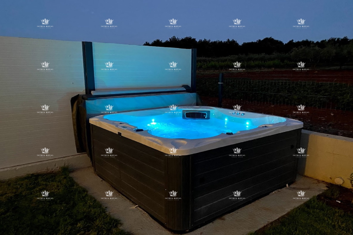 Istria, Poreč, vendita di una lussuosa villa vicino al mare, affitto turistico, investimento.