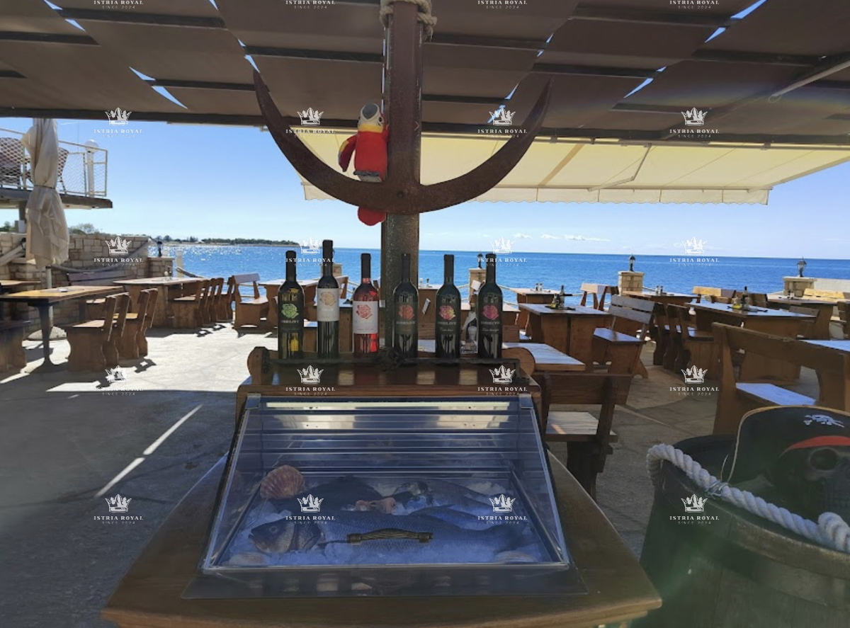 Istria, Umago, centro, vendita di un ristorante con casa, prima fila sul mare - POSSIBILITÀ DI AFFITTO DEL RISTORANTE!