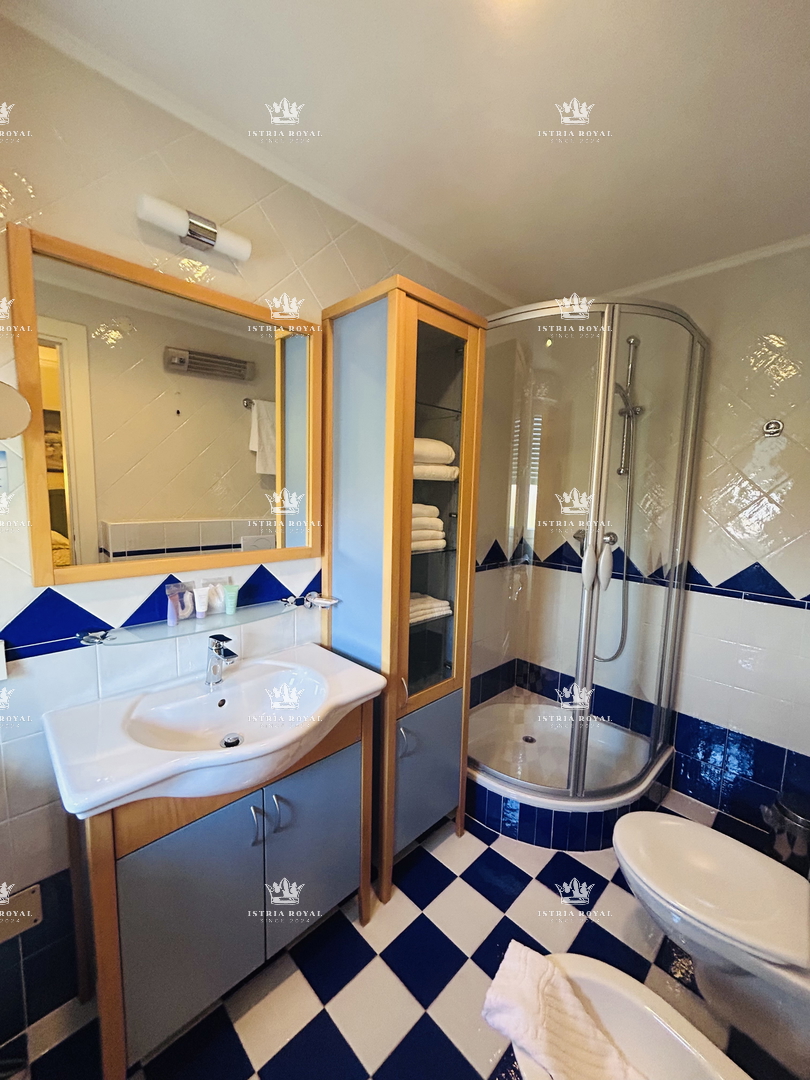 Istra, Savudrija, Crveni Vrh, vendita di appartamenti con vista mare in un complesso elitario, residenza a 100 m dal mare.