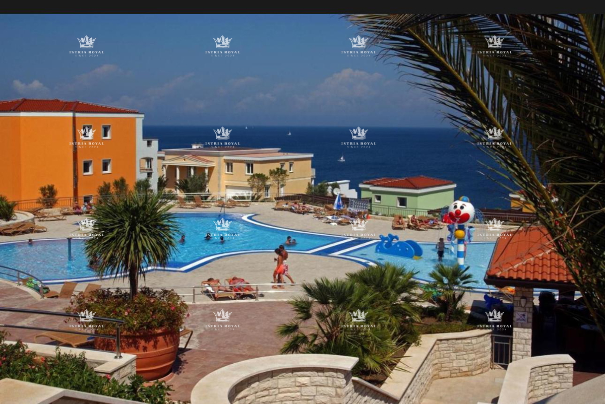 Istra, Savudrija, Crveni Vrh, vendita di appartamenti con vista mare in un complesso elitario, residenza a 100 m dal mare.