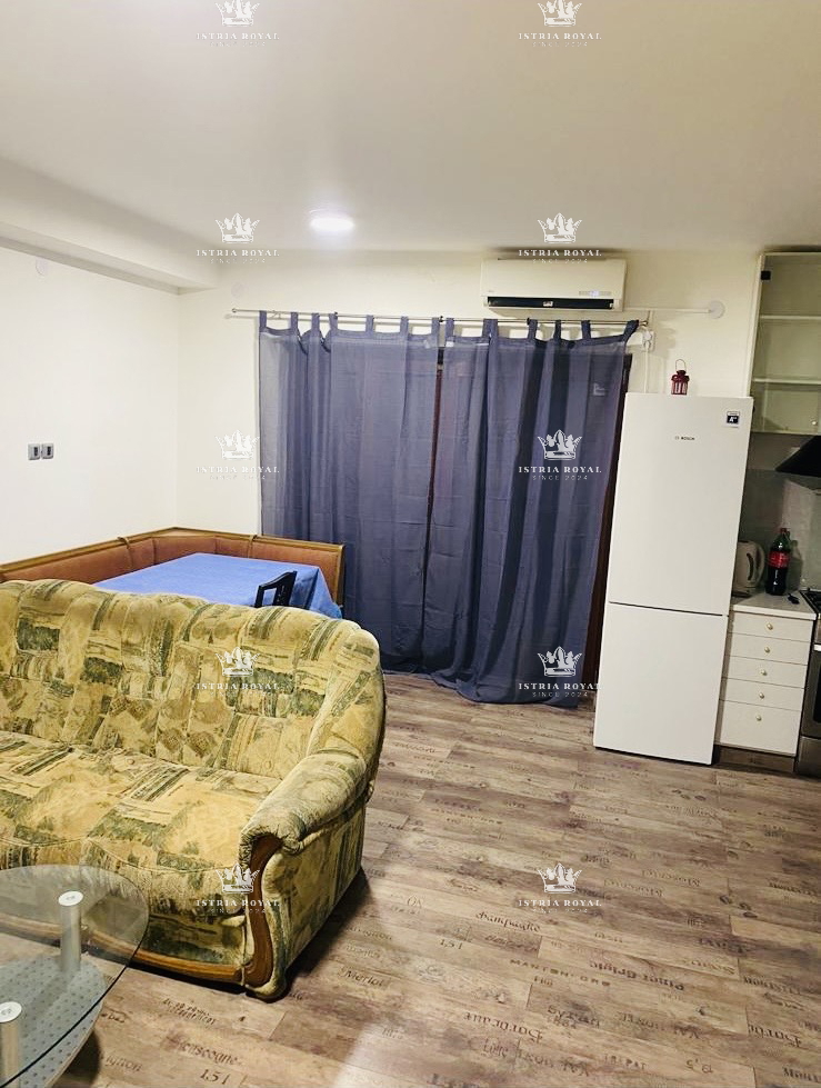 Istria, Buzet, appartamento 135m2, 5 camere + soggiorno doppio, parcheggio