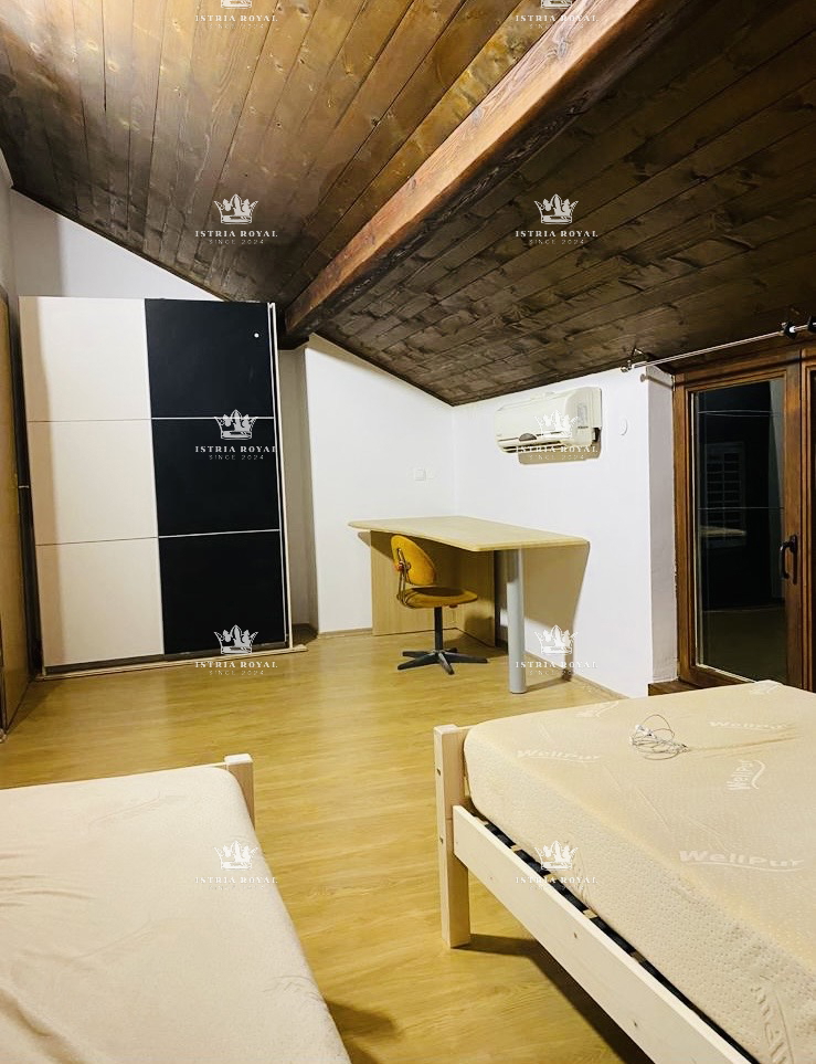 Istria, Buzet, appartamento 135m2, 5 camere + soggiorno doppio, parcheggio