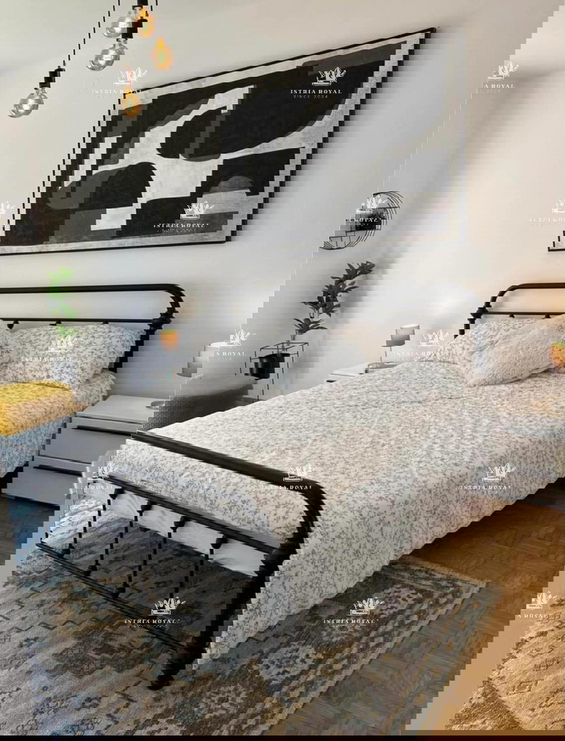 Istria, Umag, appartamento 80m2, 2 camere da letto + soggiorno, due terrazze.