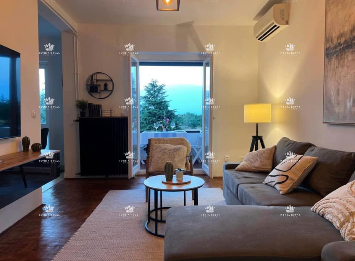 Istria, Umag, appartamento 80m2, 2 camere da letto + soggiorno, due terrazze.