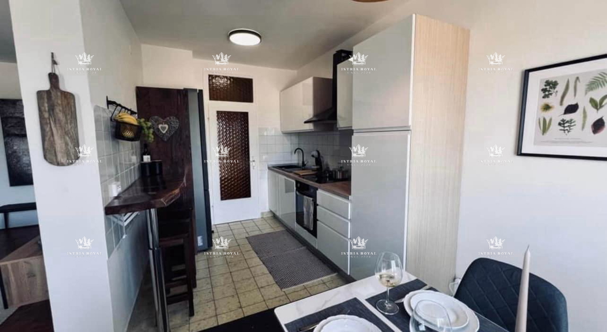 Istria, Umag, appartamento 80m2, 2 camere da letto + soggiorno, due terrazze.