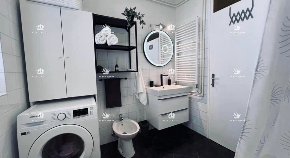 Istria, Umag, appartamento 80m2, 2 camere da letto + soggiorno, due terrazze.