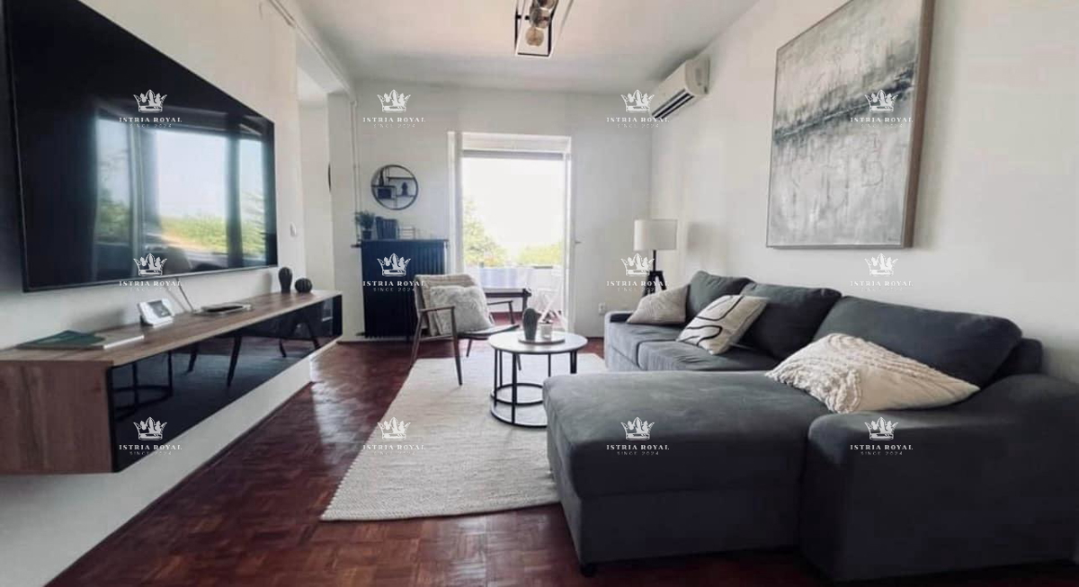 Istria, Umag, appartamento 80m2, 2 camere da letto + soggiorno, due terrazze.