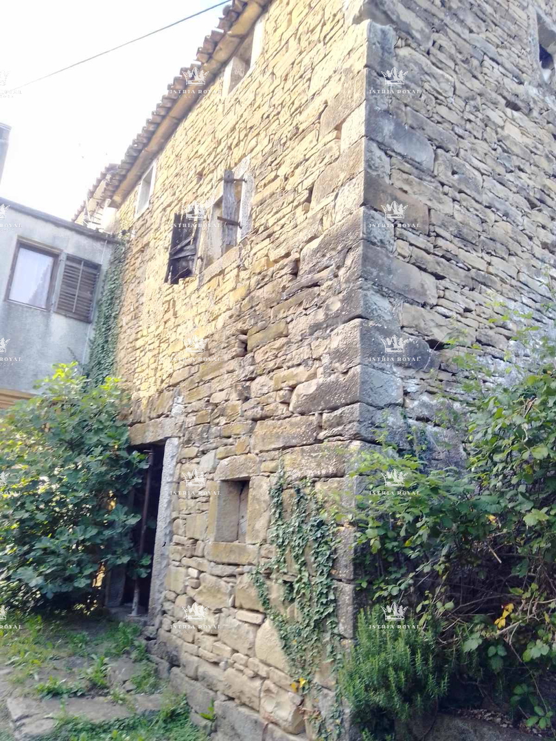 Istra, Senj, vecchia casa istriana di 65m2, da ristrutturare