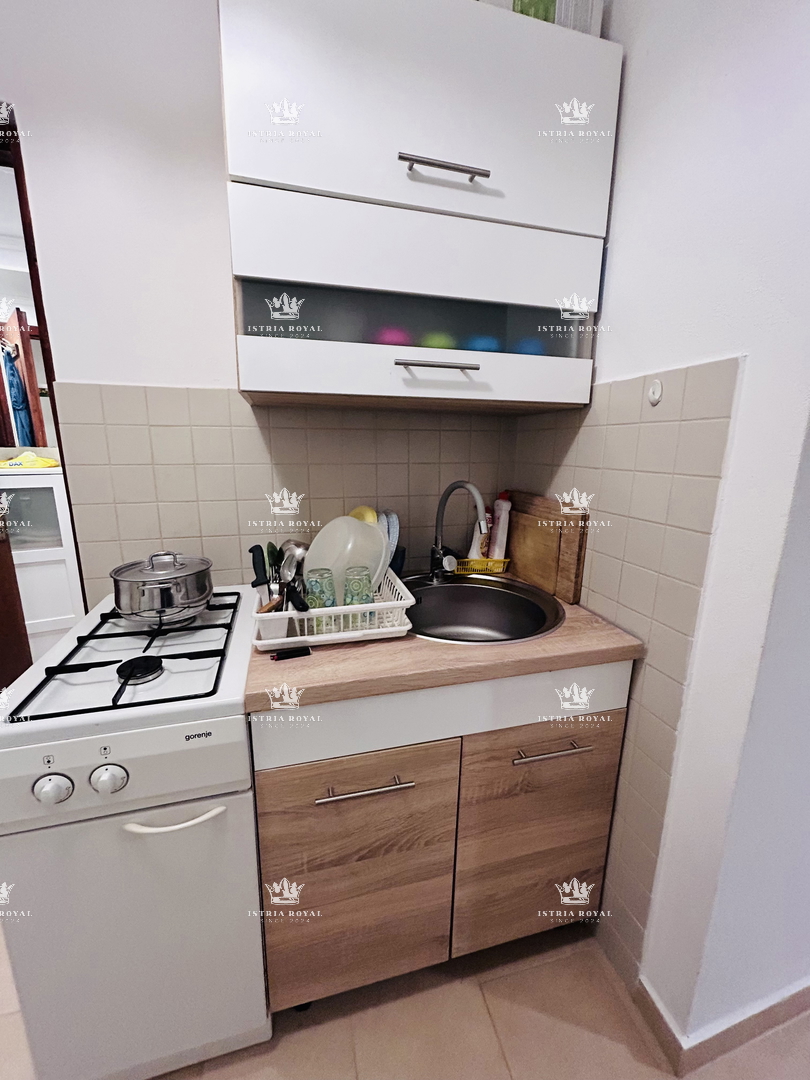 Appartamento ristrutturato nel centro di Buje – 30 m² + 20 m² di deposito, Istria!