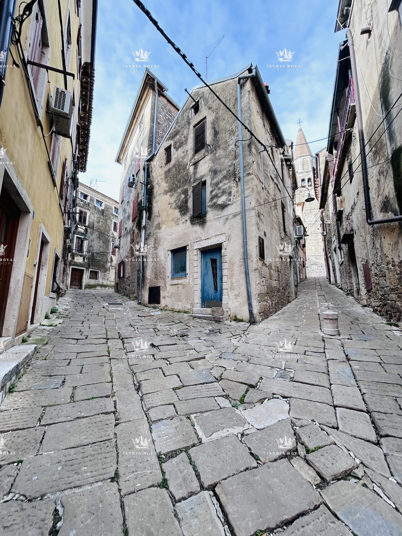 Appartamento ristrutturato nel centro di Buje – 30 m² + 20 m² di deposito, Istria!