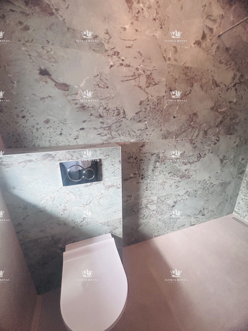 Vendita Appartamento a Umago – 2 Camere da Letto + Soggiorno con Angolo Cottura, 64 m², Vista Mare, Posto Auto, Vicino al Centro!