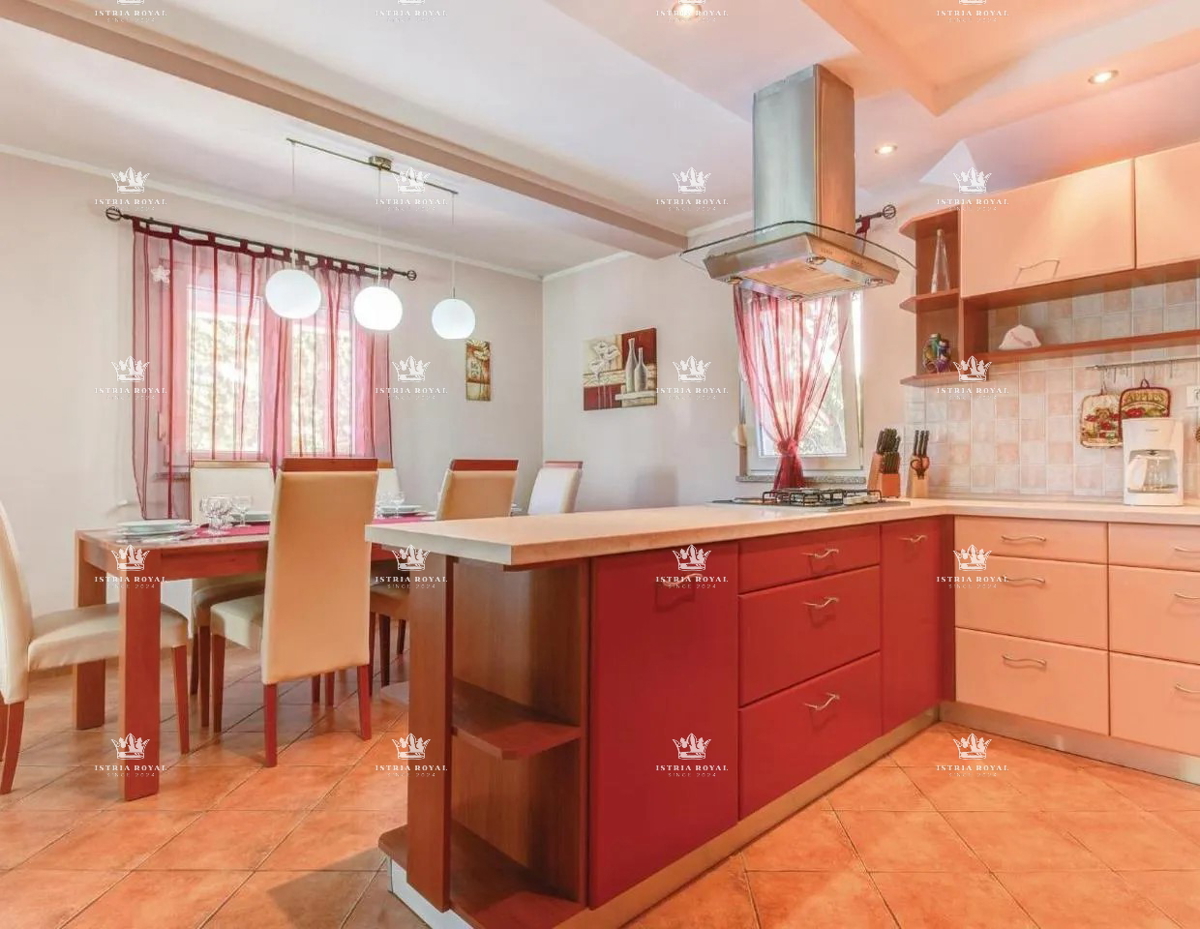 Casa con piscina in vendita – Pola, Škatari