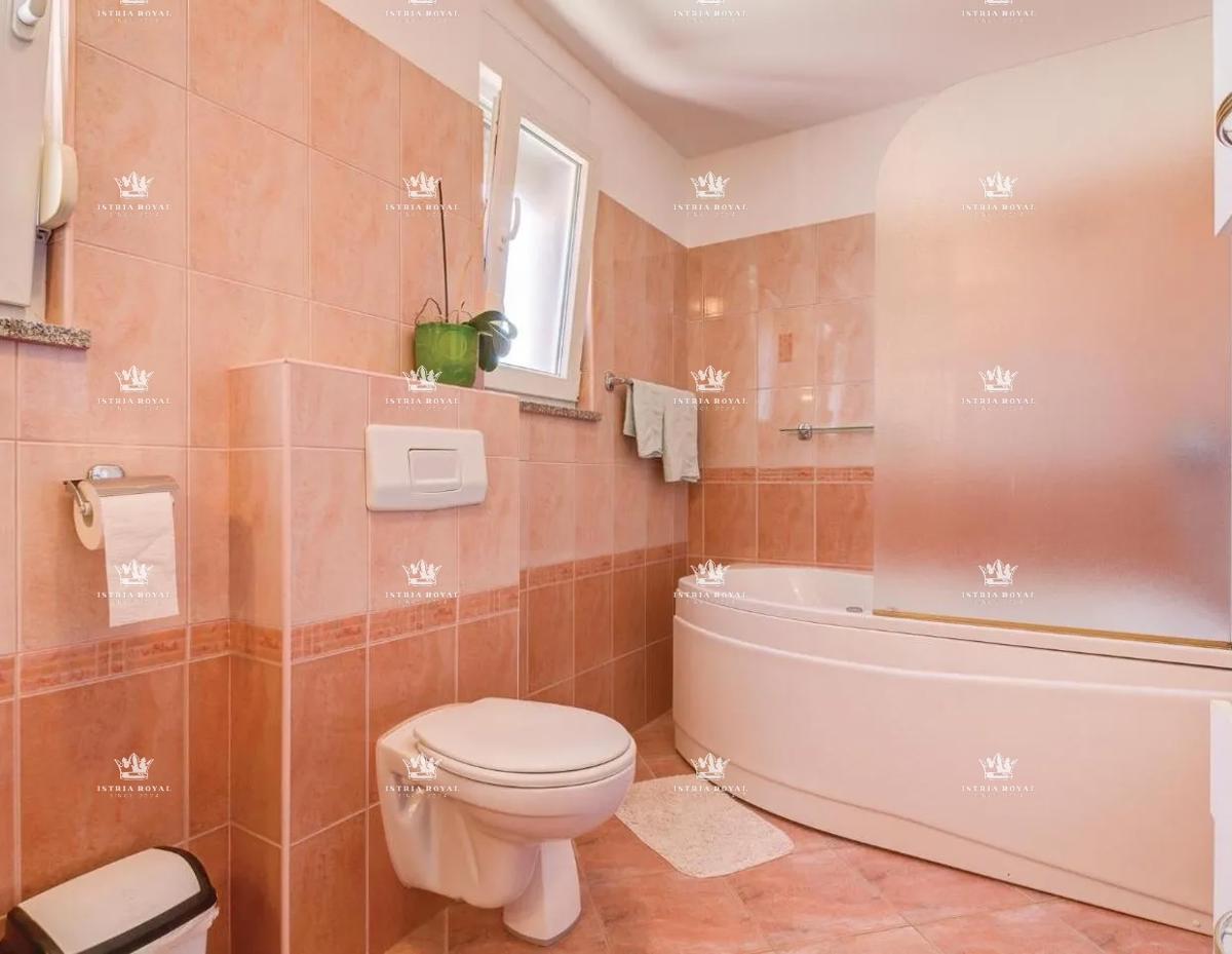 Casa con piscina in vendita – Pola, Škatari