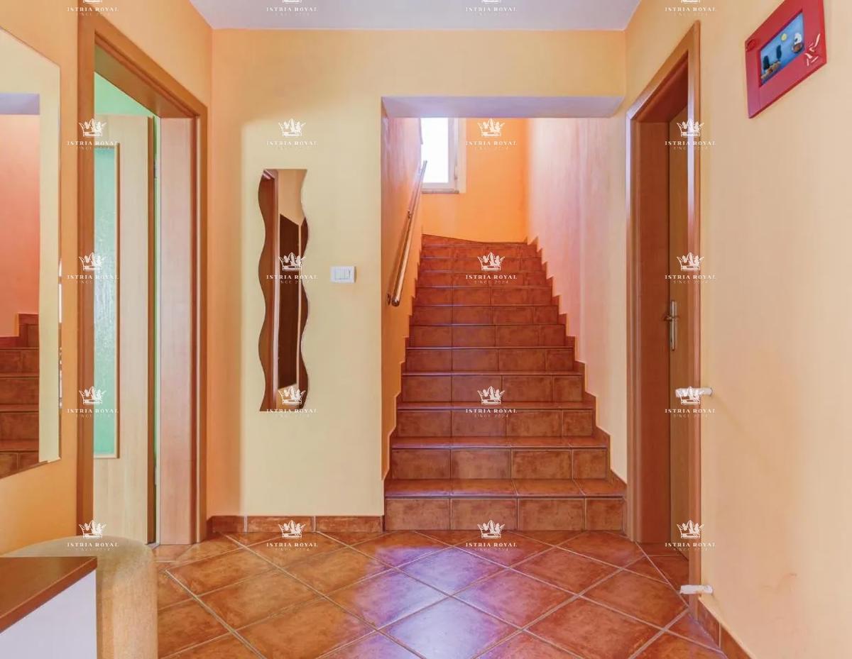 Casa con piscina in vendita – Pola, Škatari