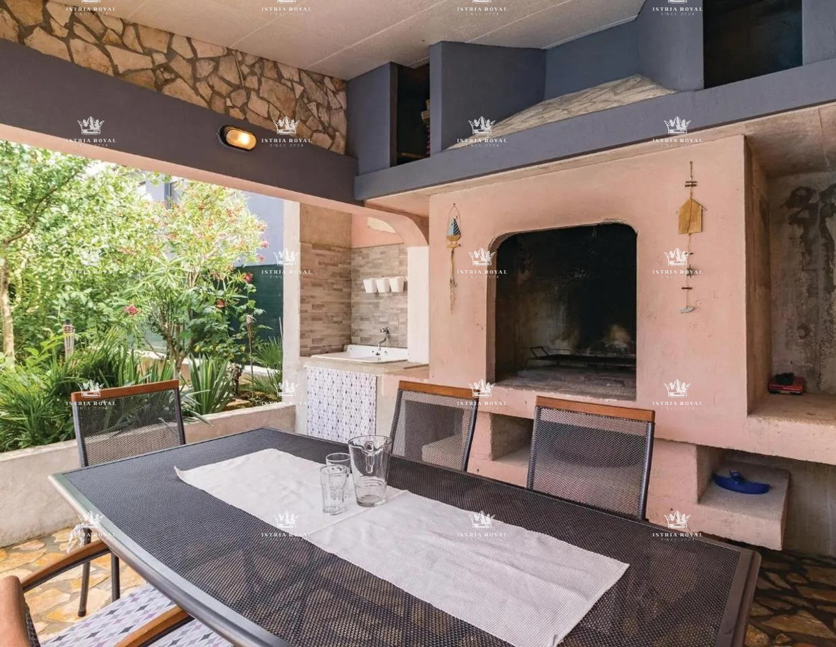 Casa con piscina in vendita – Pola, Škatari