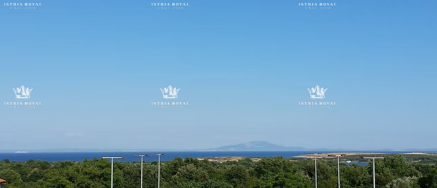  VENDESI CASA CON DUE UNITÀ ABITATIVE + CORTILE – TOTALE 136,78 m²! ISTRIA, LIŽNJAN, PULA