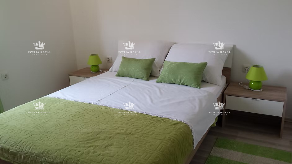  VENDESI CASA CON DUE UNITÀ ABITATIVE + CORTILE – TOTALE 136,78 m²! ISTRIA, LIŽNJAN, PULA