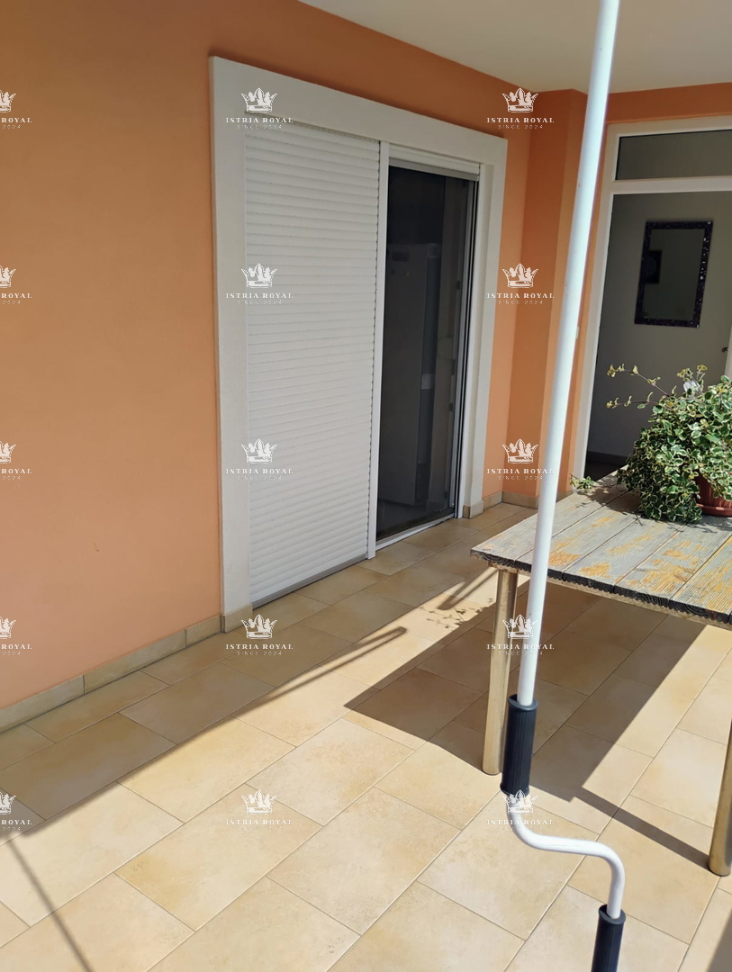  VENDESI CASA CON DUE UNITÀ ABITATIVE + CORTILE – TOTALE 136,78 m²! ISTRIA, LIŽNJAN, PULA