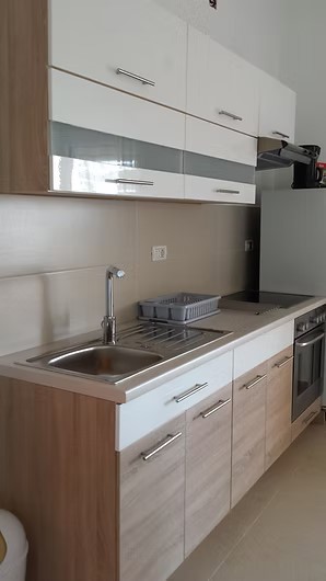  VENDESI CASA CON DUE UNITÀ ABITATIVE + CORTILE – TOTALE 136,78 m²! ISTRIA, LIŽNJAN, PULA